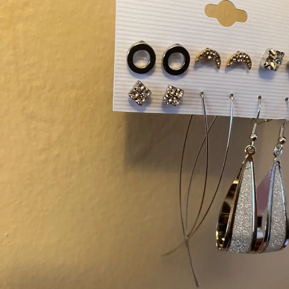 NEW fashion earrings set